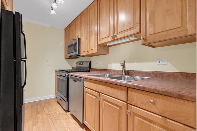 Building Photo - 2407 N Kennicott Dr