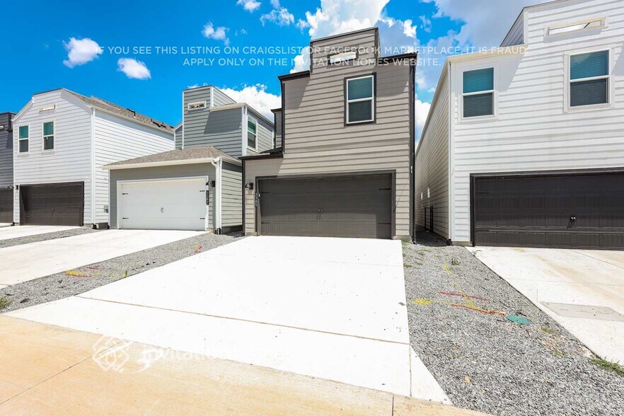 Building Photo - 3305 Blue Jay Way