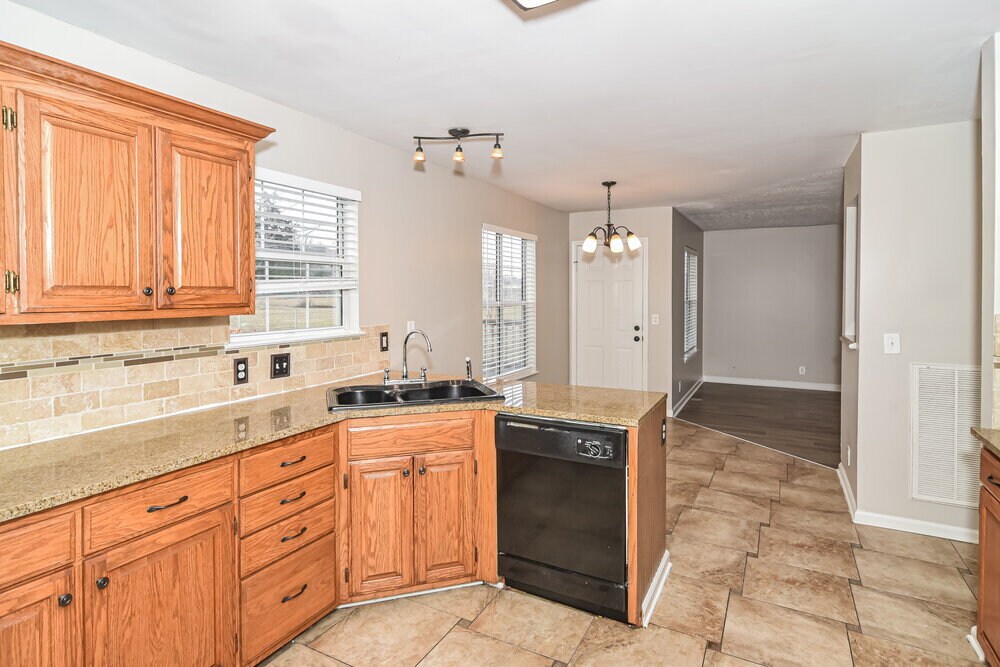 Building Photo - 2813 Louise Russell Dr