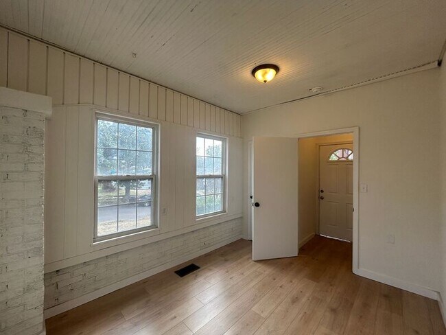 Building Photo - 1614 43rd Street Ensley