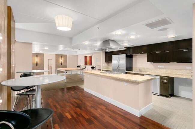 Building Photo - 0 bedroom in Seattle WA 98121