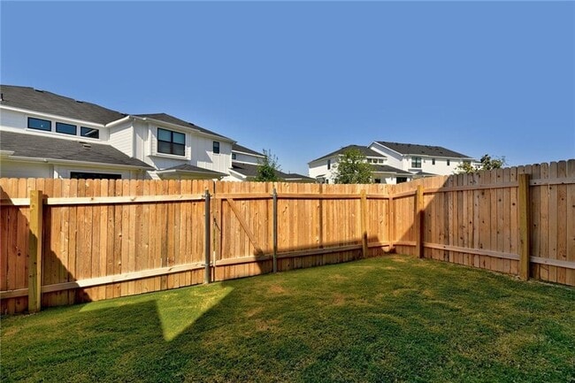 Building Photo - 252 Fieldwood Dr