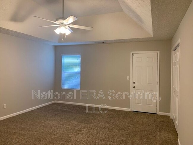 Building Photo - 9540 Sleepy Hollow Ln