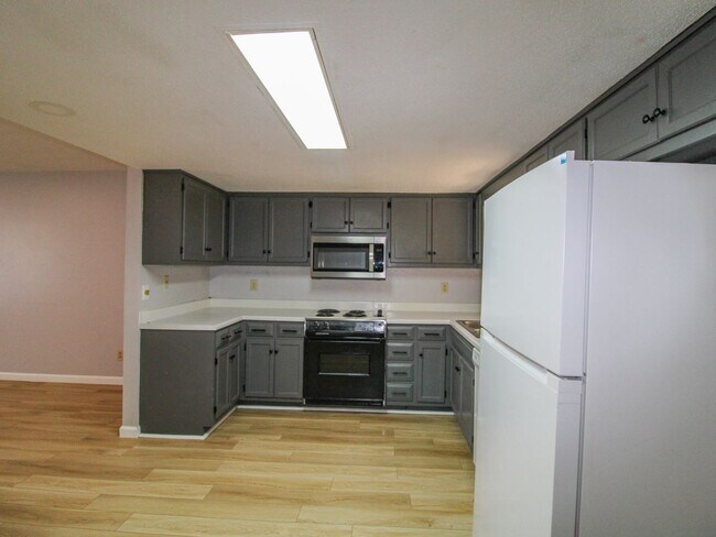 Building Photo - 1823 Glenn St SW