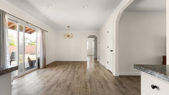 Building Photo - 2118 Fordham Ln