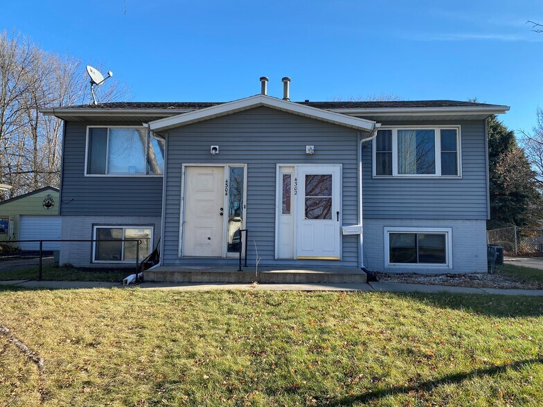 Building Photo - 4302 22nd Ave NW