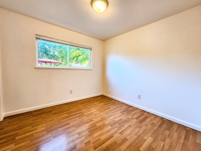 Building Photo - 3 Bedroom Rincon Valley Duplex