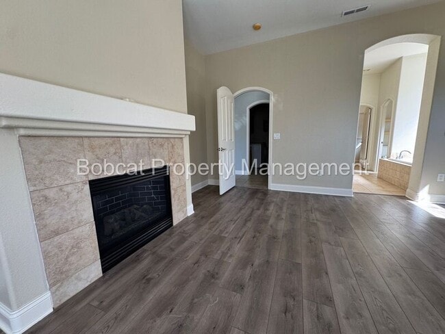 Building Photo - 1260 Flintwood Dr
