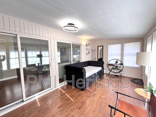 Building Photo - 26 Melinda Ln