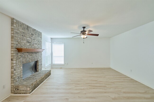 Building Photo - 188 N Golden Arrow Cir