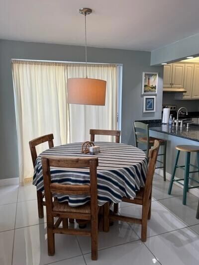 Building Photo - 353 S US Hwy 1