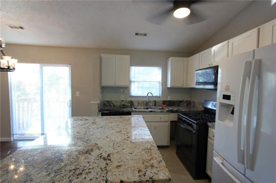 Building Photo - 3085 Creel Rd