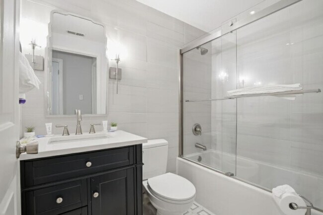 Building Photo - 7417 Shadowlake Dr