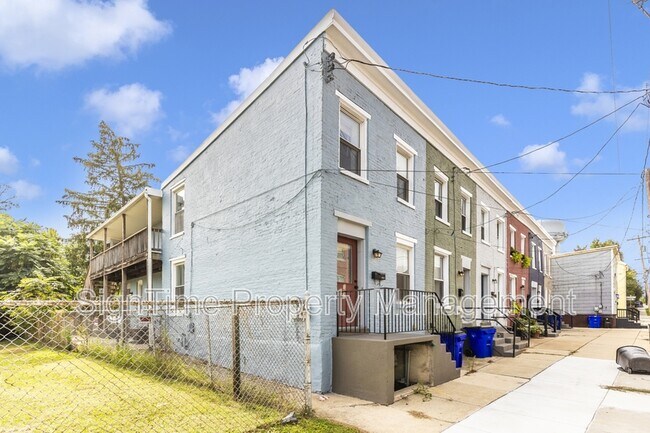 Building Photo - 152 E South St