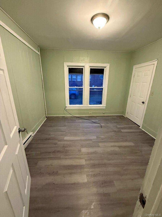 Building Photo - 10 Church Ave