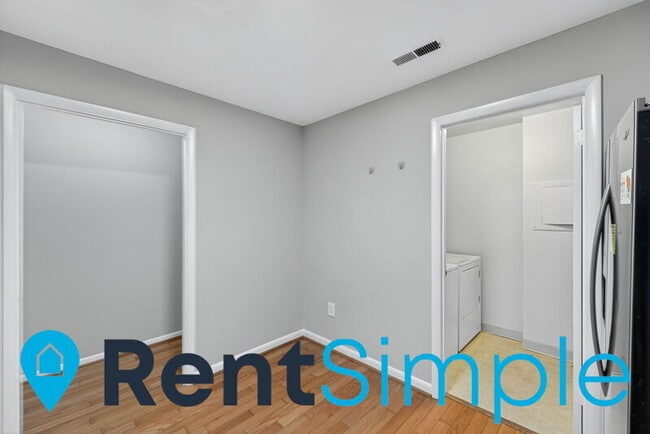 Building Photo - 1673 S Hayes St