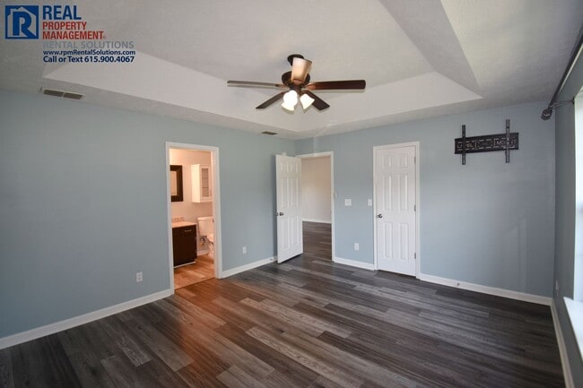 Building Photo - 7403 Greenway Dr