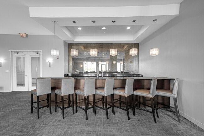 Building Photo - 1201 S Prairie Ave