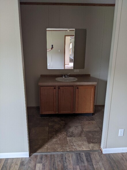 Building Photo - 21 Fawn Meadow Ln