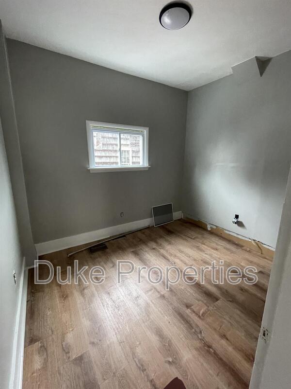 Building Photo - 5 Sheridan St