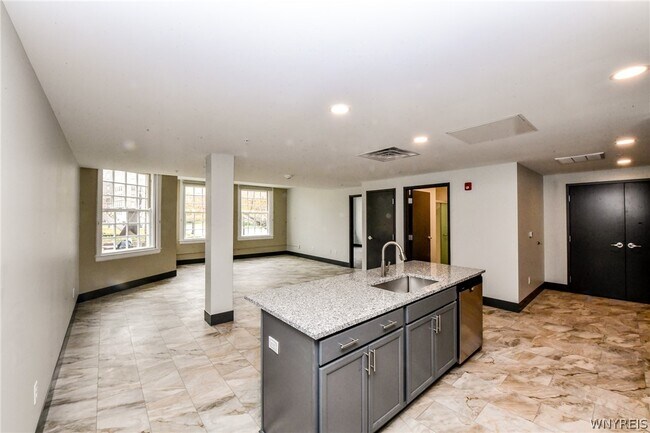 Building Photo - 40 North St