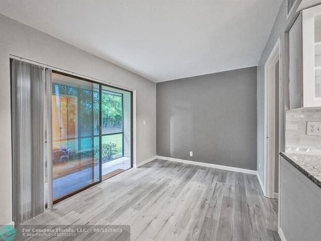 Building Photo - 9845 Riverside Dr