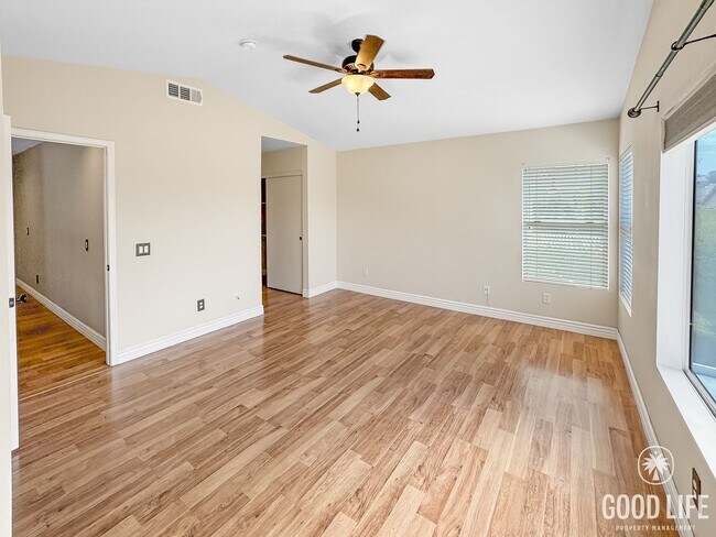 Building Photo - Immaculate 4Bd/2.5Ba Spacious Home with NE...