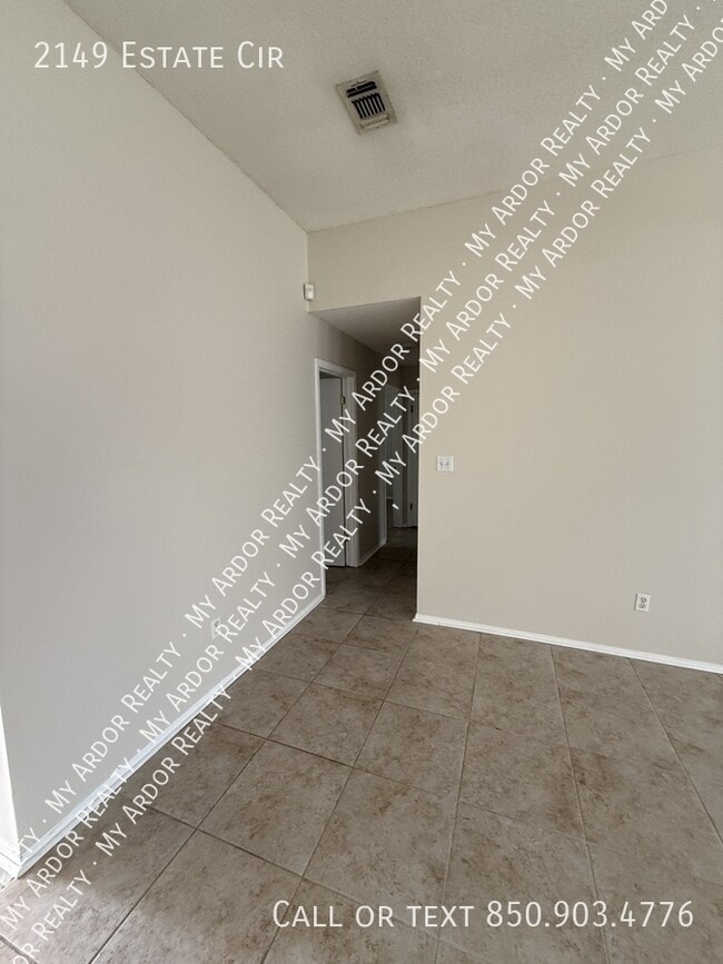 Building Photo - 2149 Estate Cir