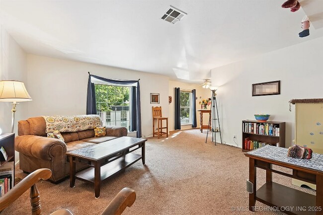 Building Photo - 6814 S Toledo Ave