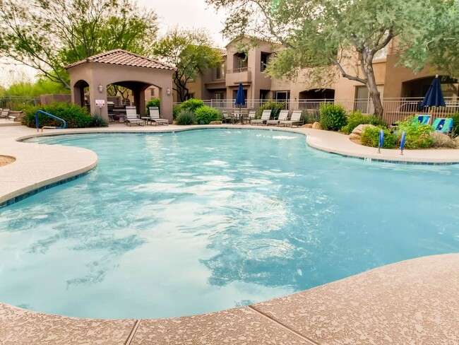 Clubhouse community pool - 19475 N Grayhawk Dr