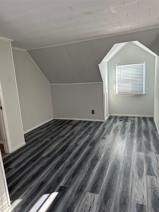 Building Photo - 626 Wool Ave