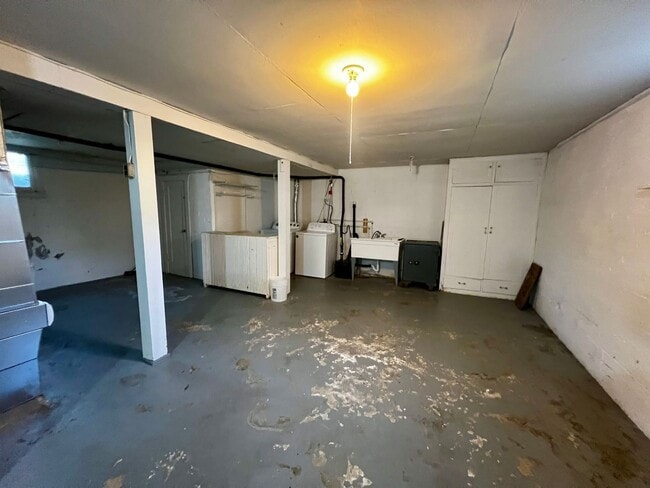 Building Photo - Non-Refundable & Security Deposit Total: $...