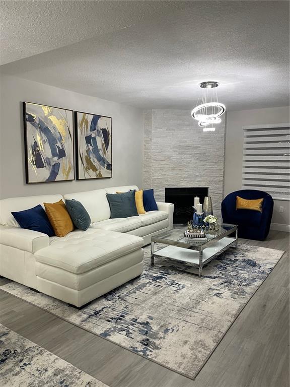 Building Photo - 126 1st St E