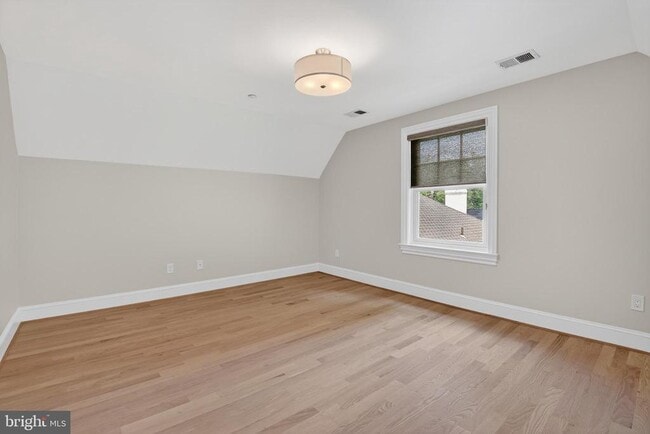 Building Photo - 5718 Huntington Pkwy