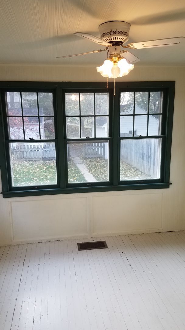 Building Photo - Walking Distance to St. Mary's Hospital and Downtown Rochester