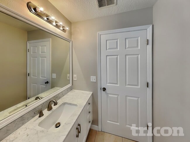 Building Photo - 335 Heritage Estates Ln