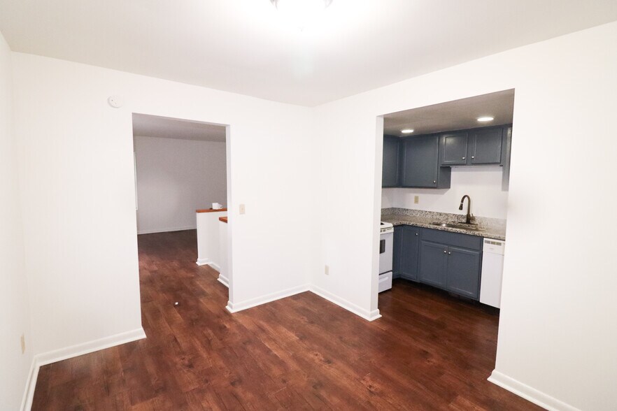 Building Photo - 2665 Bellevue Ave