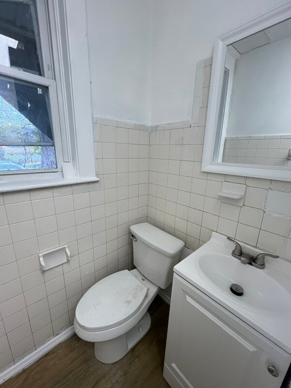 Building Photo - 443-445 Scott St