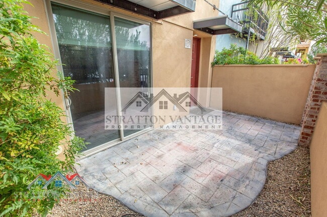 Building Photo - 1406 W Main St