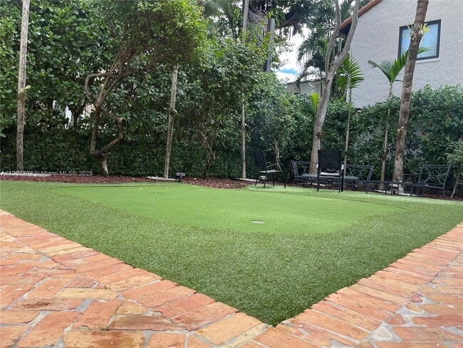 Building Photo - 454 Rosaro Ave