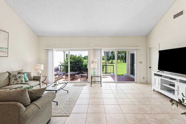 Building Photo - 2584 Muirfield Ct