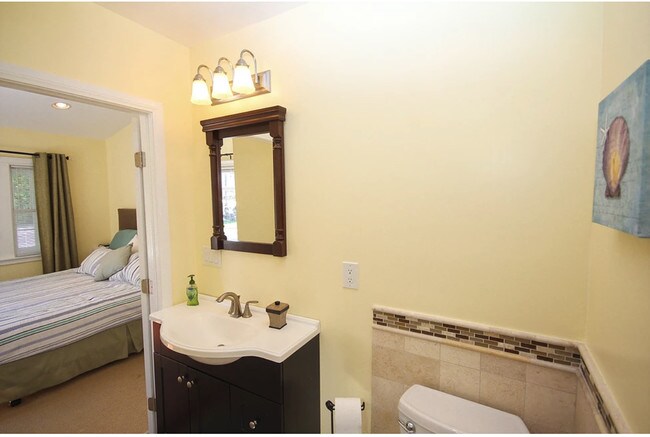 Building Photo - 220 Avenue A