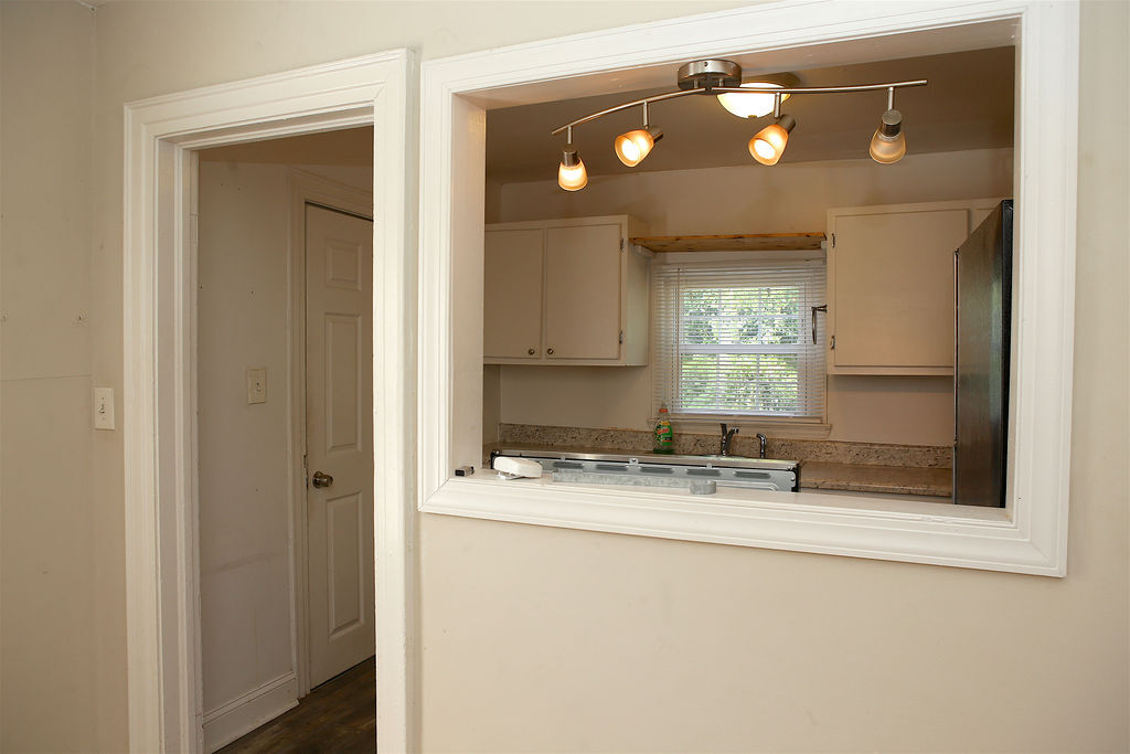 Building Photo - 2214 Walker Ave