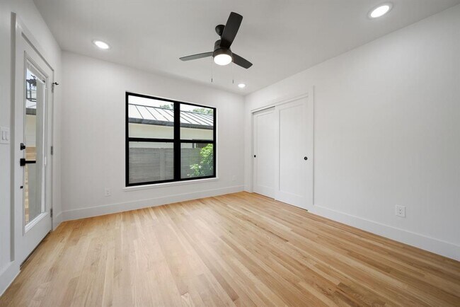 Building Photo - 1719 Aggie Ln