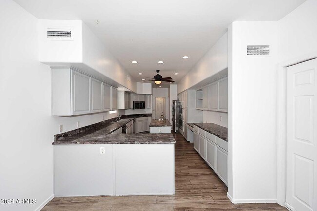 Building Photo - 6006 N 5th Pl