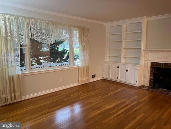 Building Photo - 6830 Pacific Ln