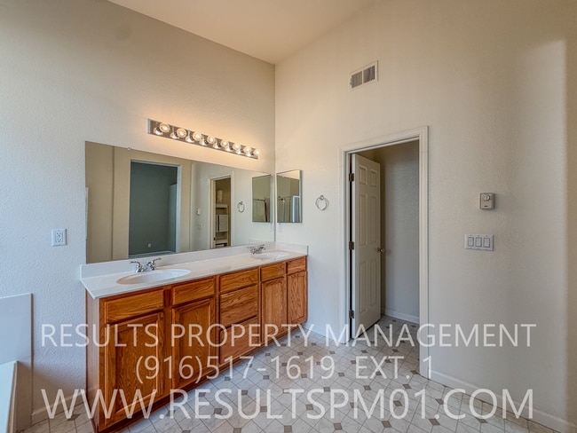 Building Photo - Single Story in West Roseville