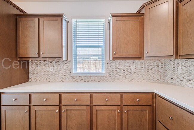 Building Photo - 4 Bedroom/3 Bath Home with Solar in Commun...