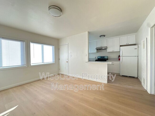 Building Photo - 5934 D