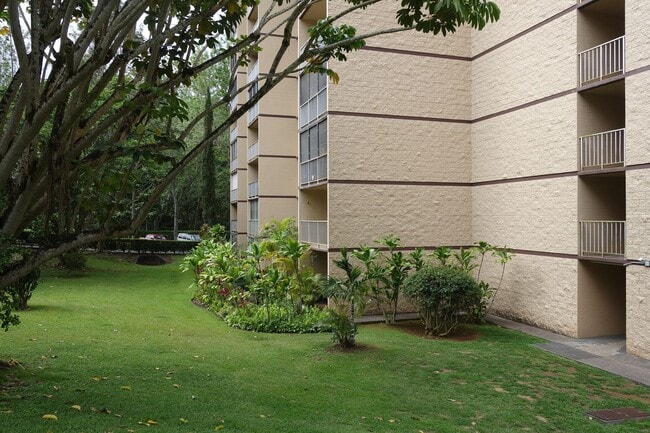 Building Photo - 2 bedroom, 1 bath, 2 parking in Waikalani Woodlands